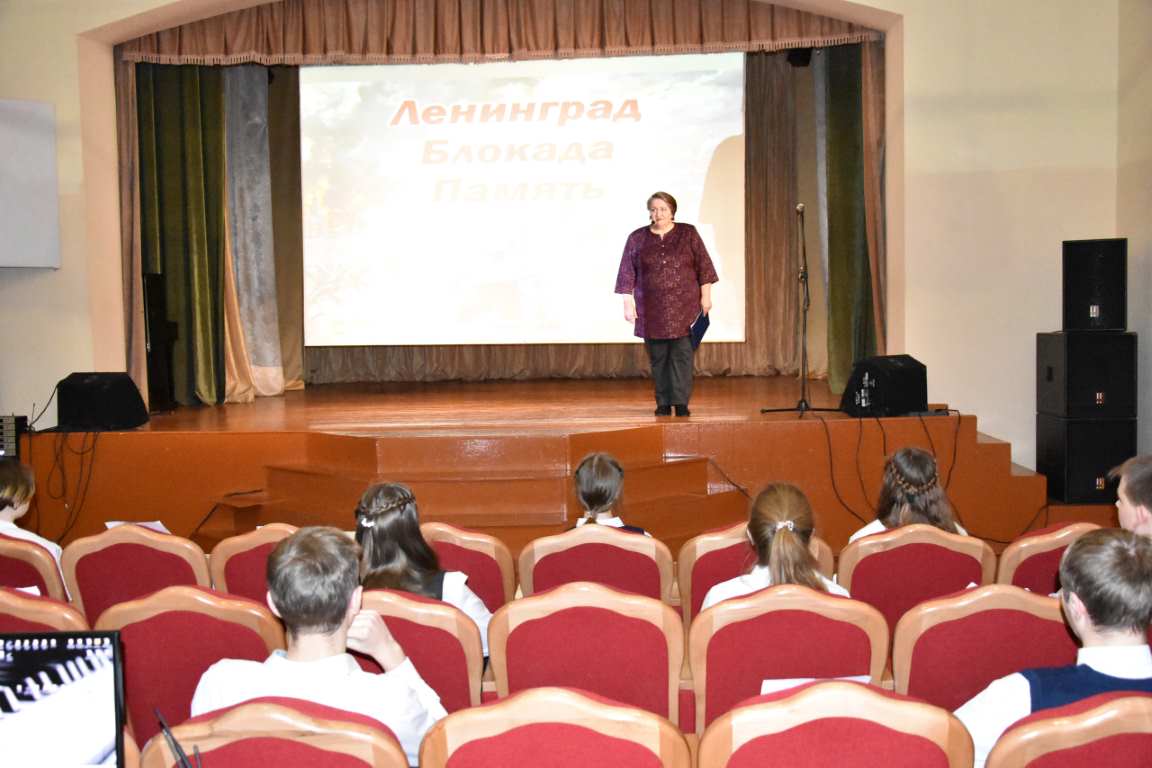 НЕПОКОРЁННЫЙ ГОРОД