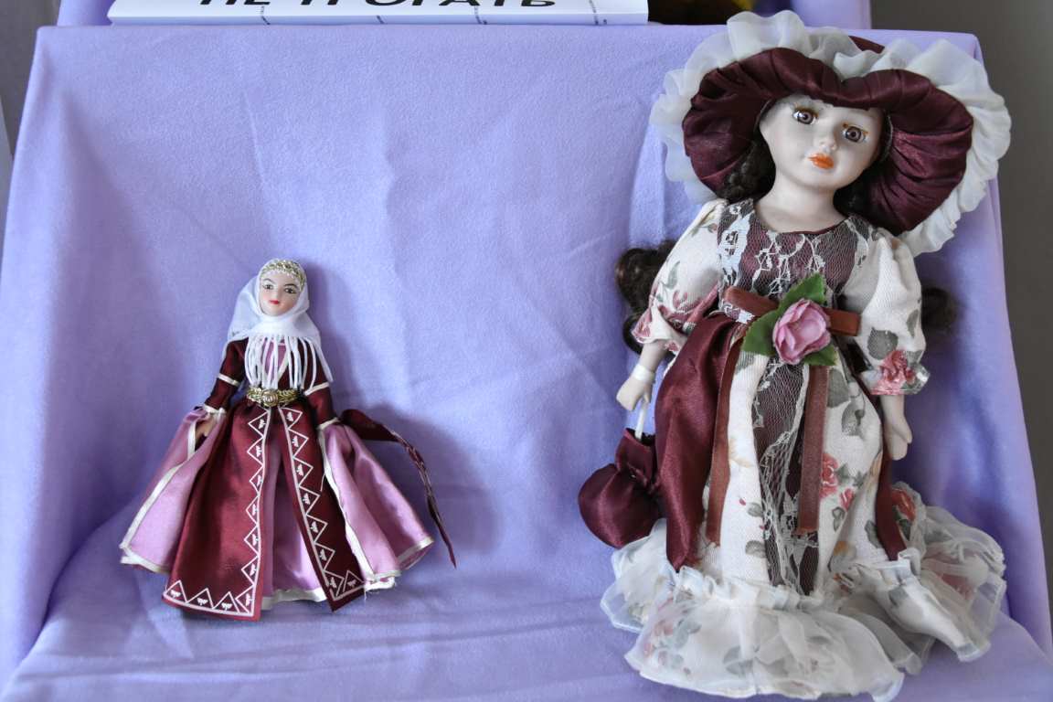 В КАЖДОЙ ИЗБУШКЕ - СВОИ ИГРУШКИ